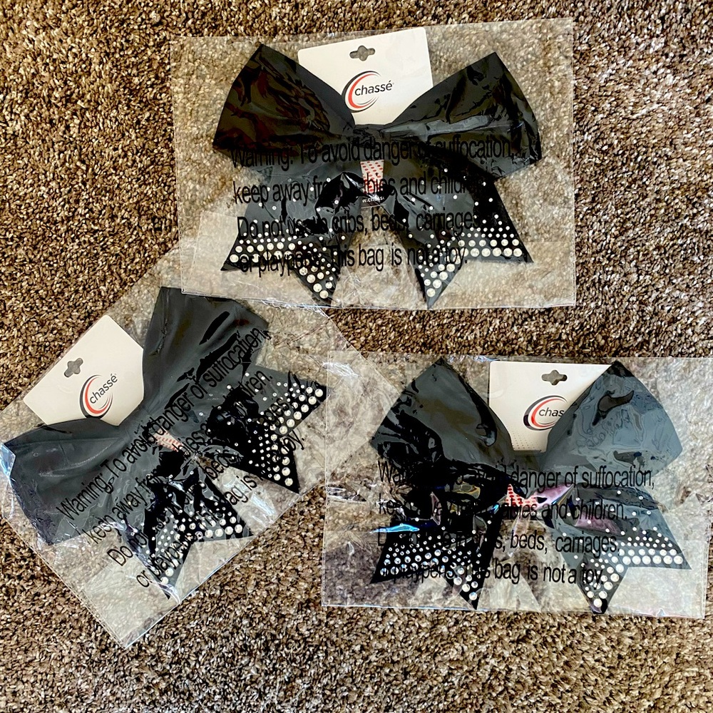 Brand new Chasse Cheer Bows (3)